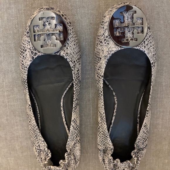 Tory Burch Reva Leather Ballet Flats Pewter/Animal Print 9 - Picture 1 of 8